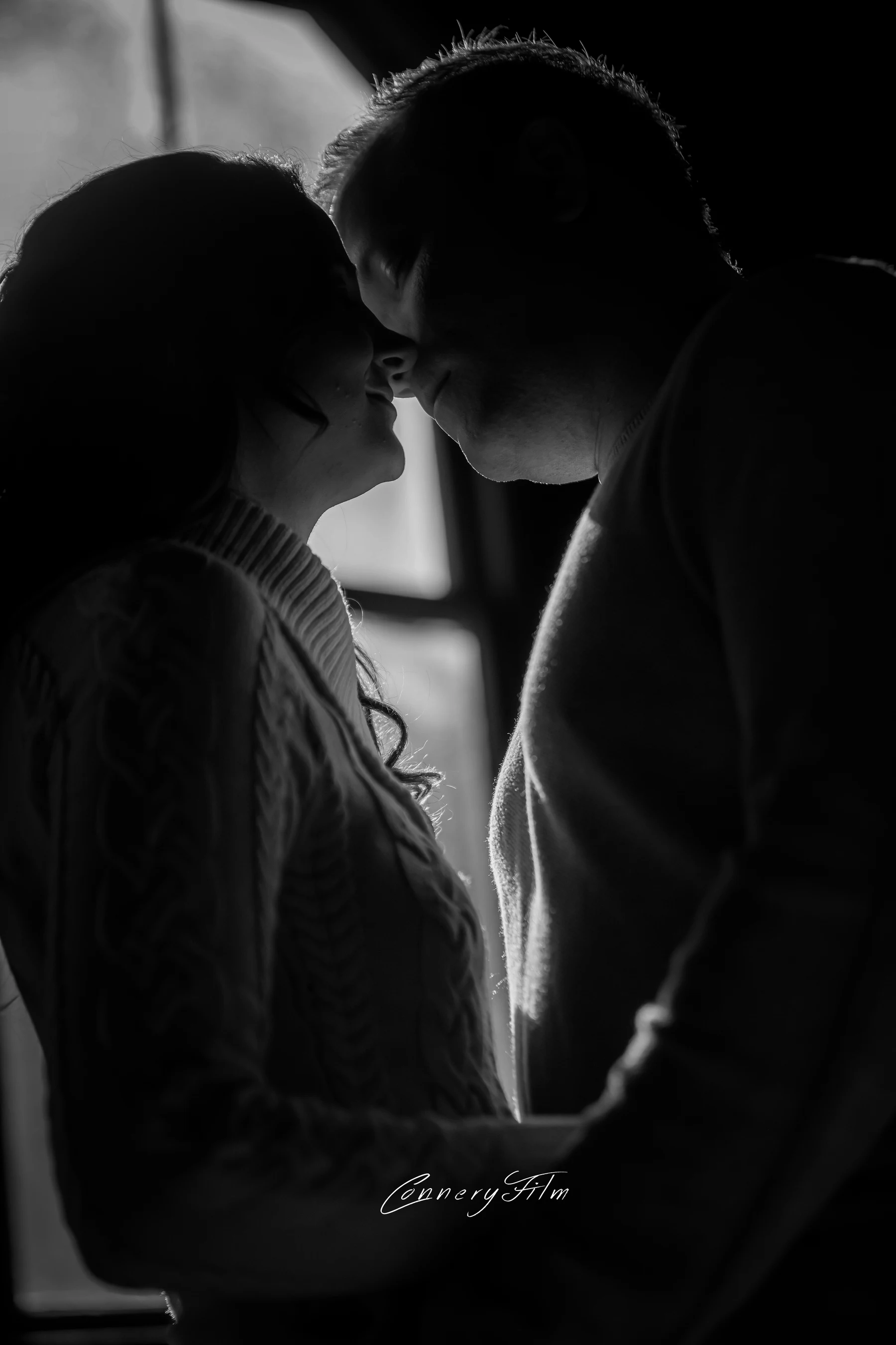 Backlit silhouette of the couple — ConneryFilm, Los Angeles wedding photography